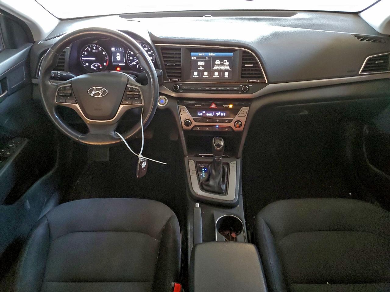 2018 HYUNDAI ELANTRA SEL photo 8