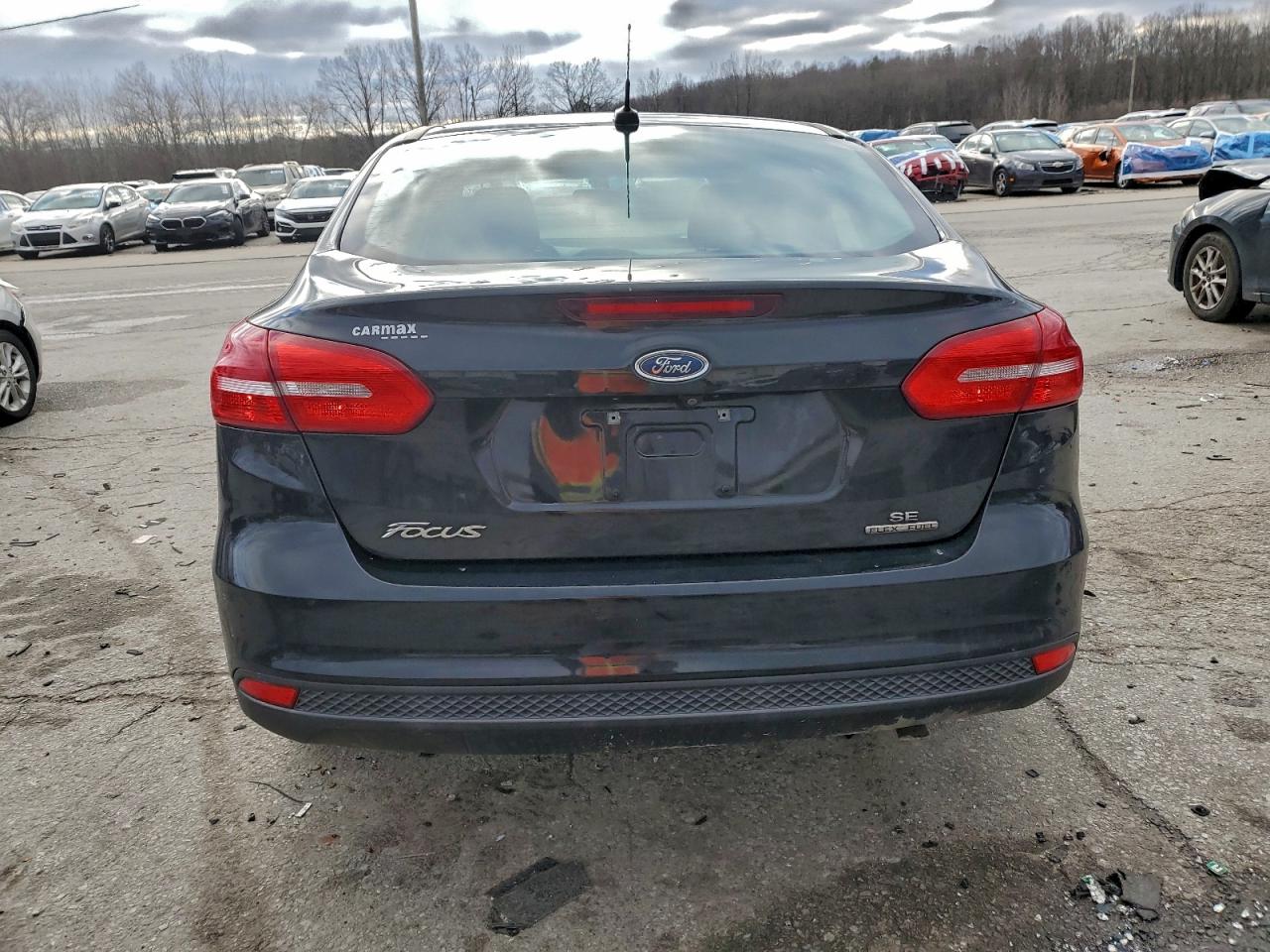 2015 FORD FOCUS SE photo 6