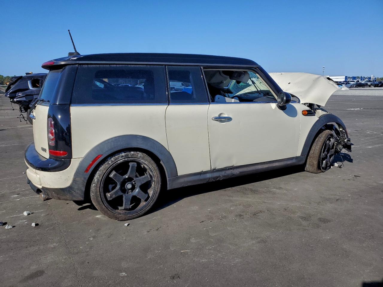 2014 MINI COOPER CLUBMAN photo 3
