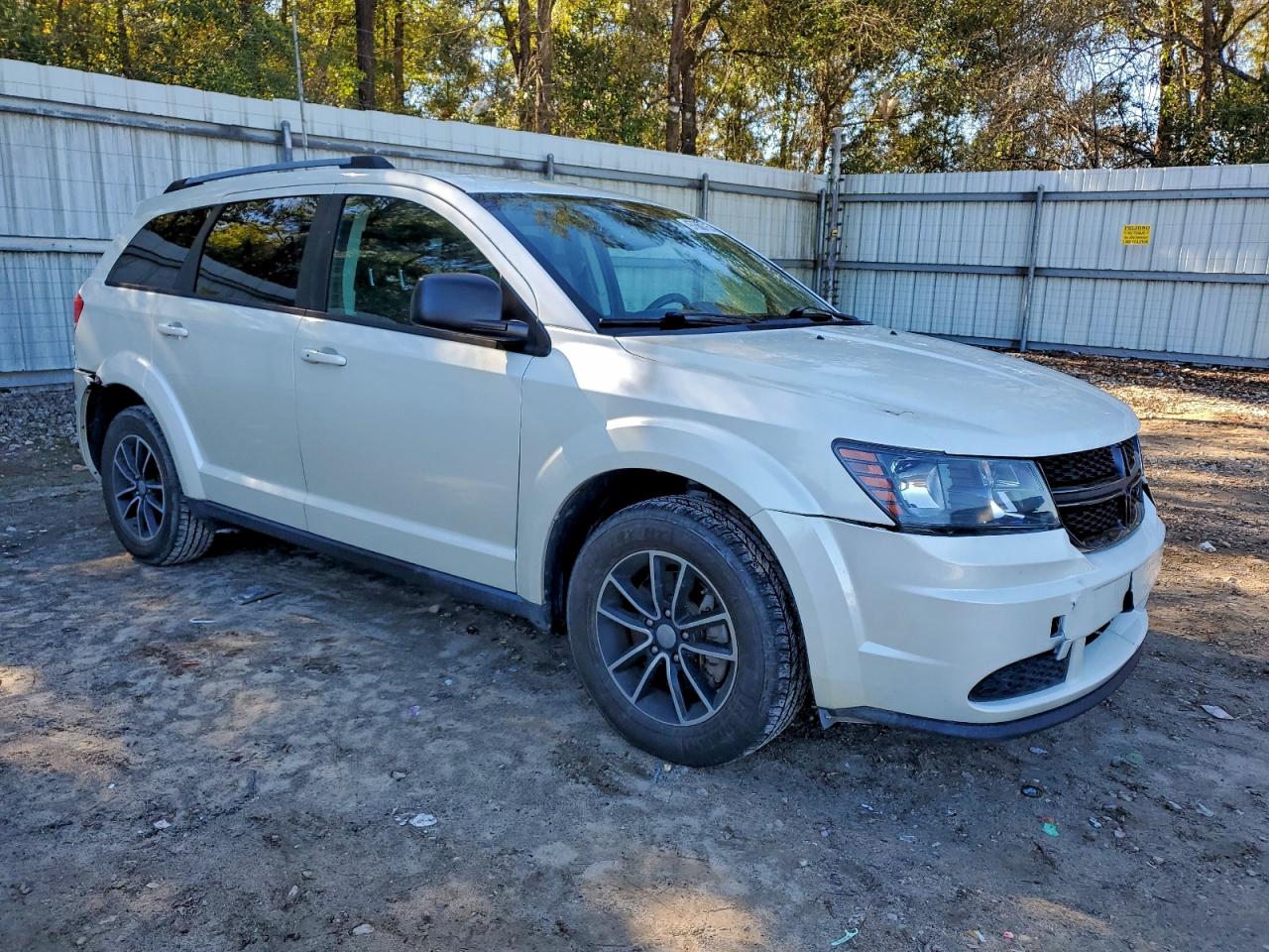 2017 DODGE JOURNEY SE photo 4