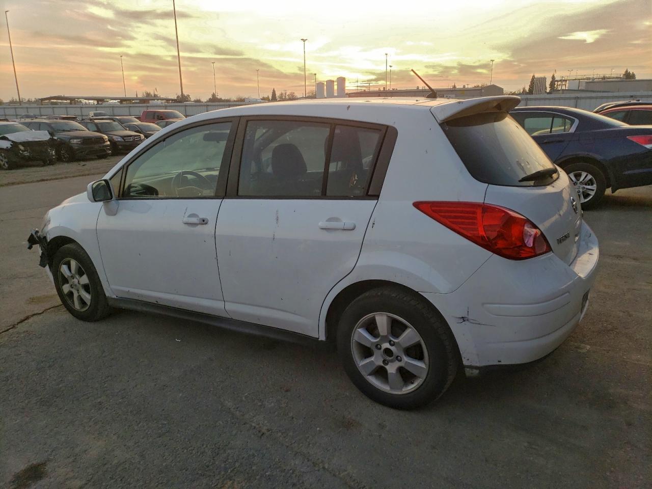 2012 NISSAN VERSA S photo 4