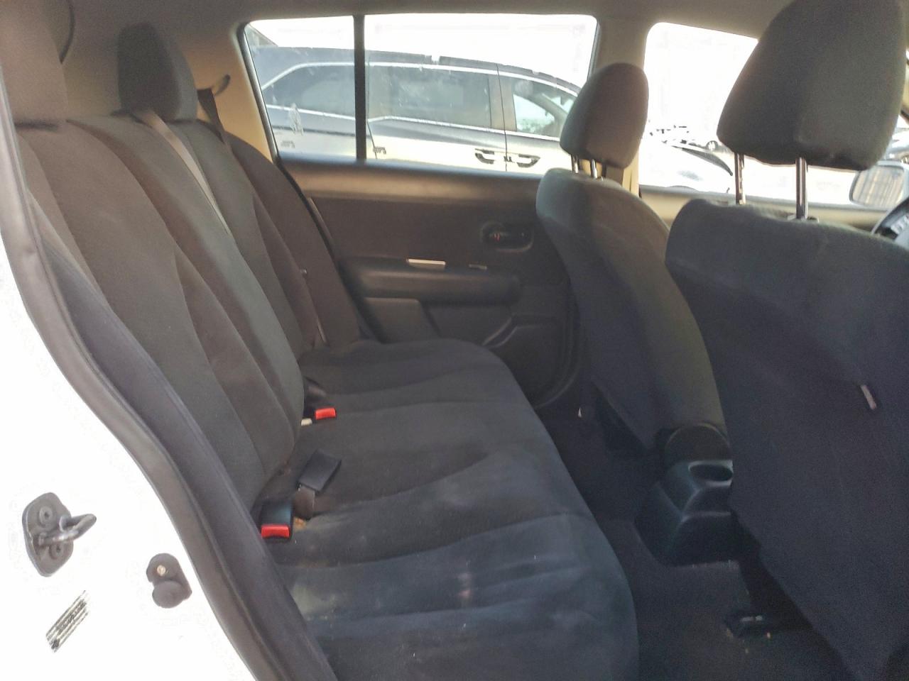 2012 NISSAN VERSA S photo 28