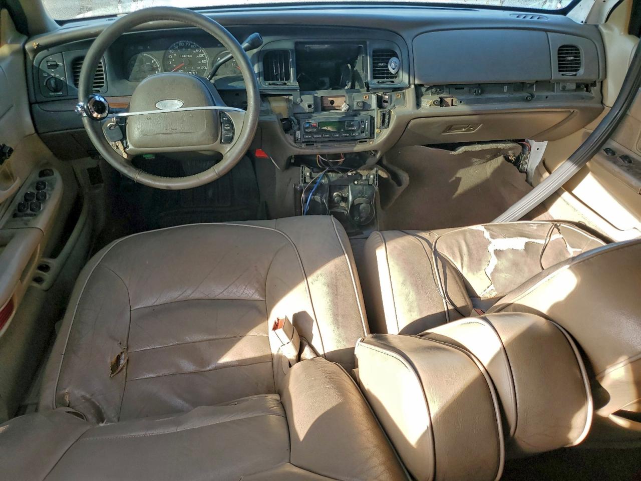 2001 FORD CROWN VICTORIA LX photo 8