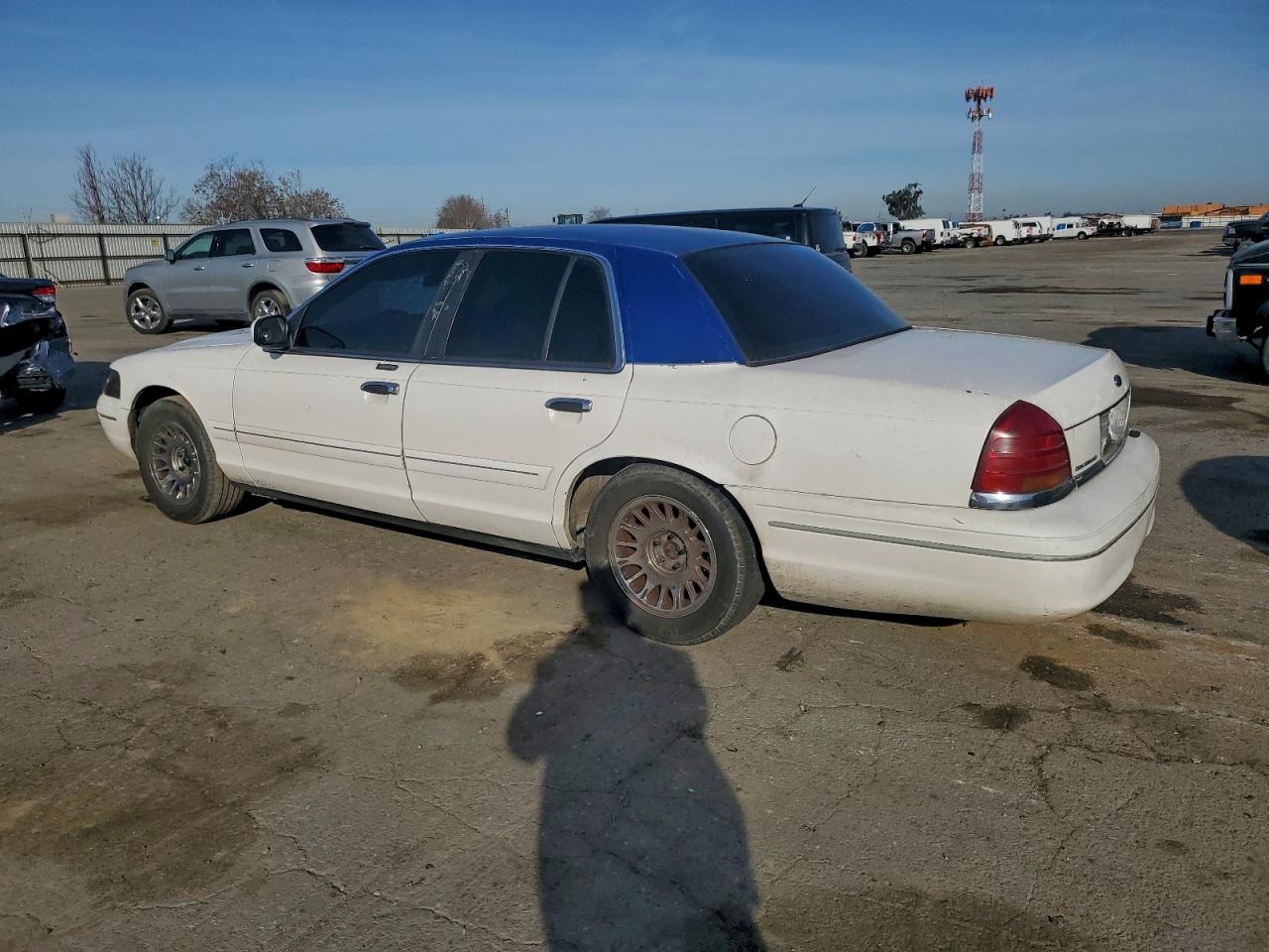 2001 FORD CROWN VICTORIA LX photo 2