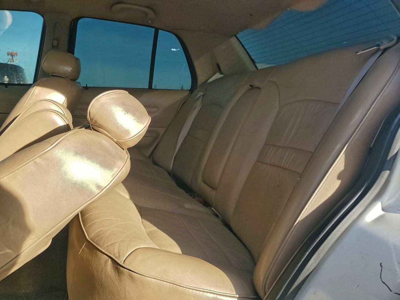 2001 FORD CROWN VICTORIA LX photo 10