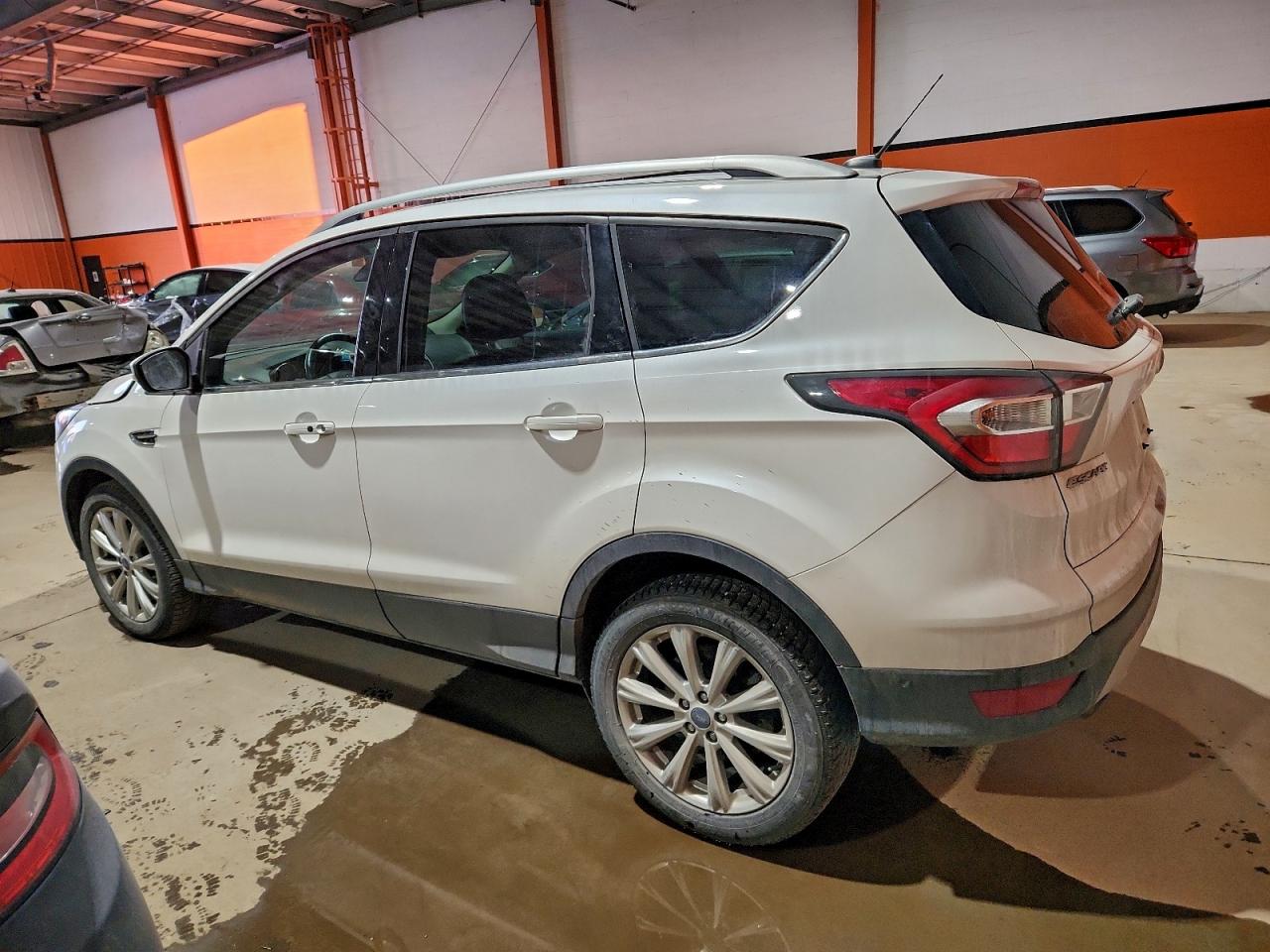 2017 FORD ESCAPE TITANIUM photo 2