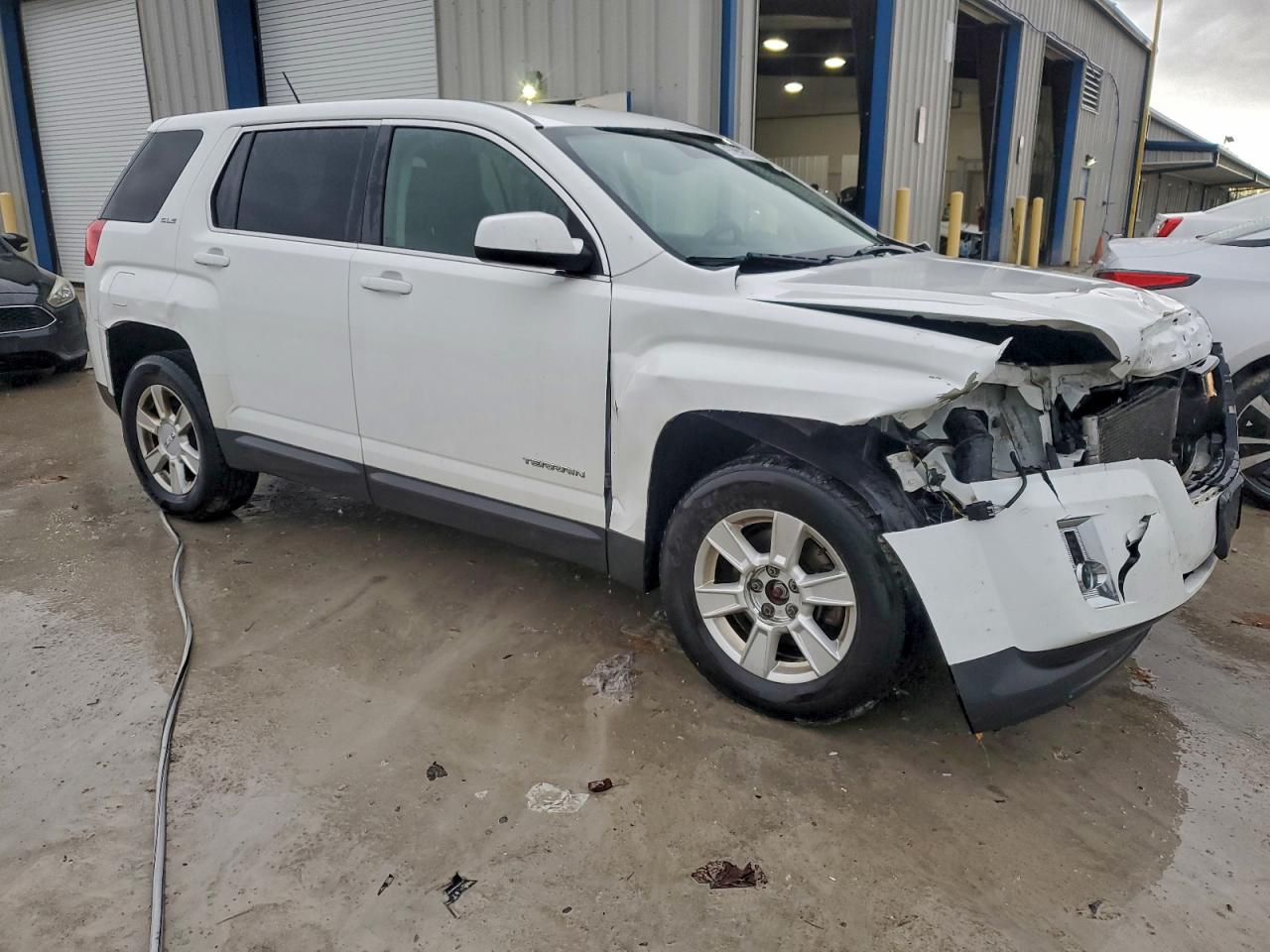 2013 GMC TERRAIN SLE photo 4