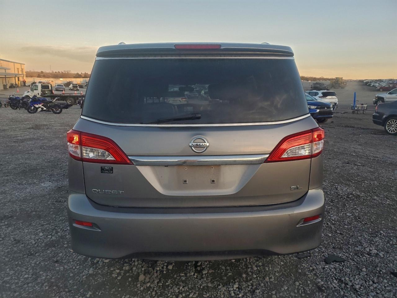 2012 NISSAN QUEST S photo 6