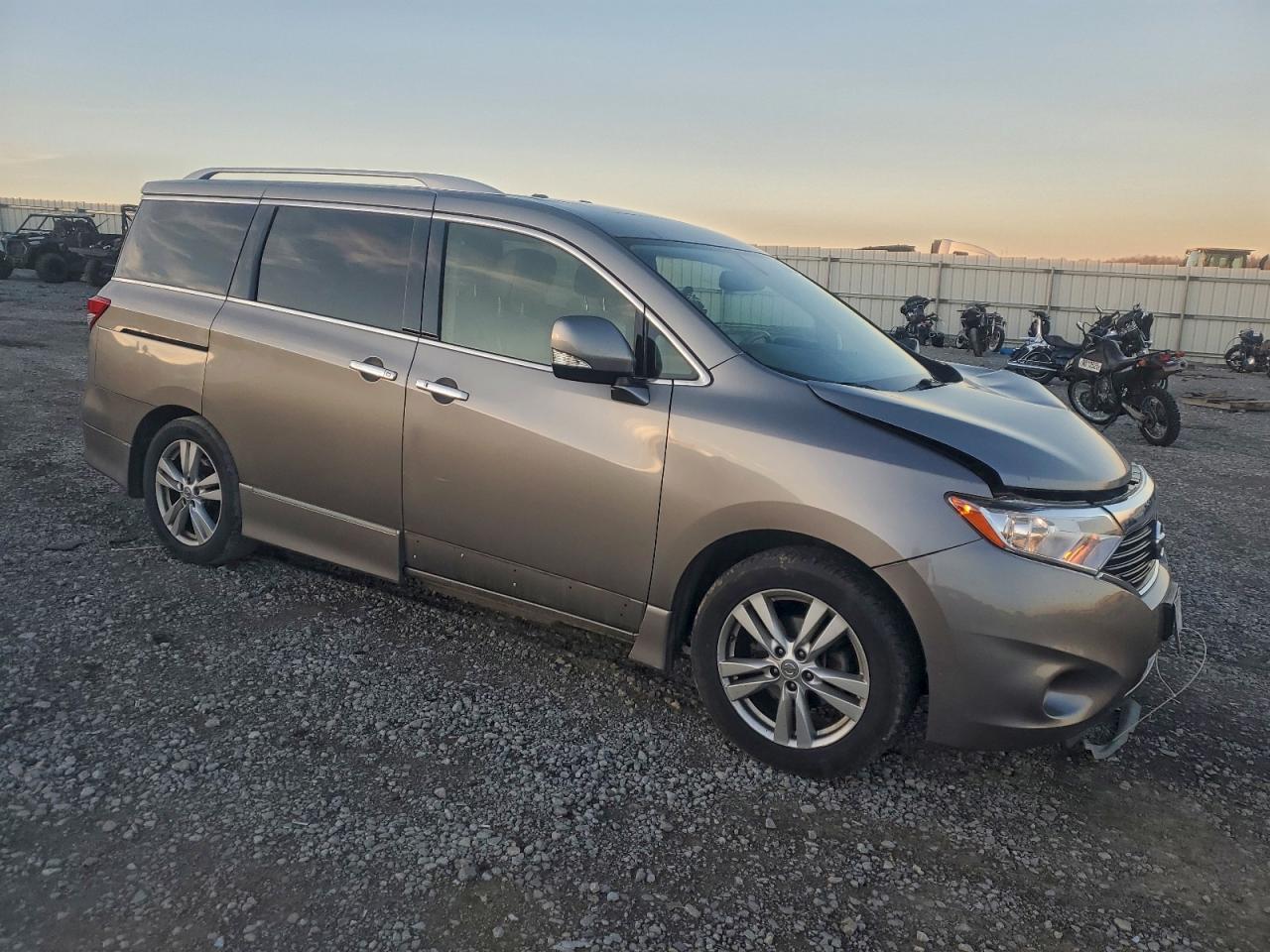 2012 NISSAN QUEST S photo 4