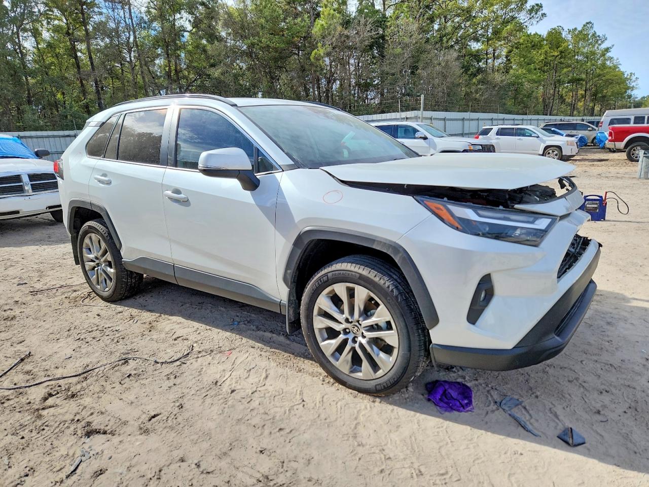 2024 TOYOTA RAV4 XLE PREMIUM photo 4