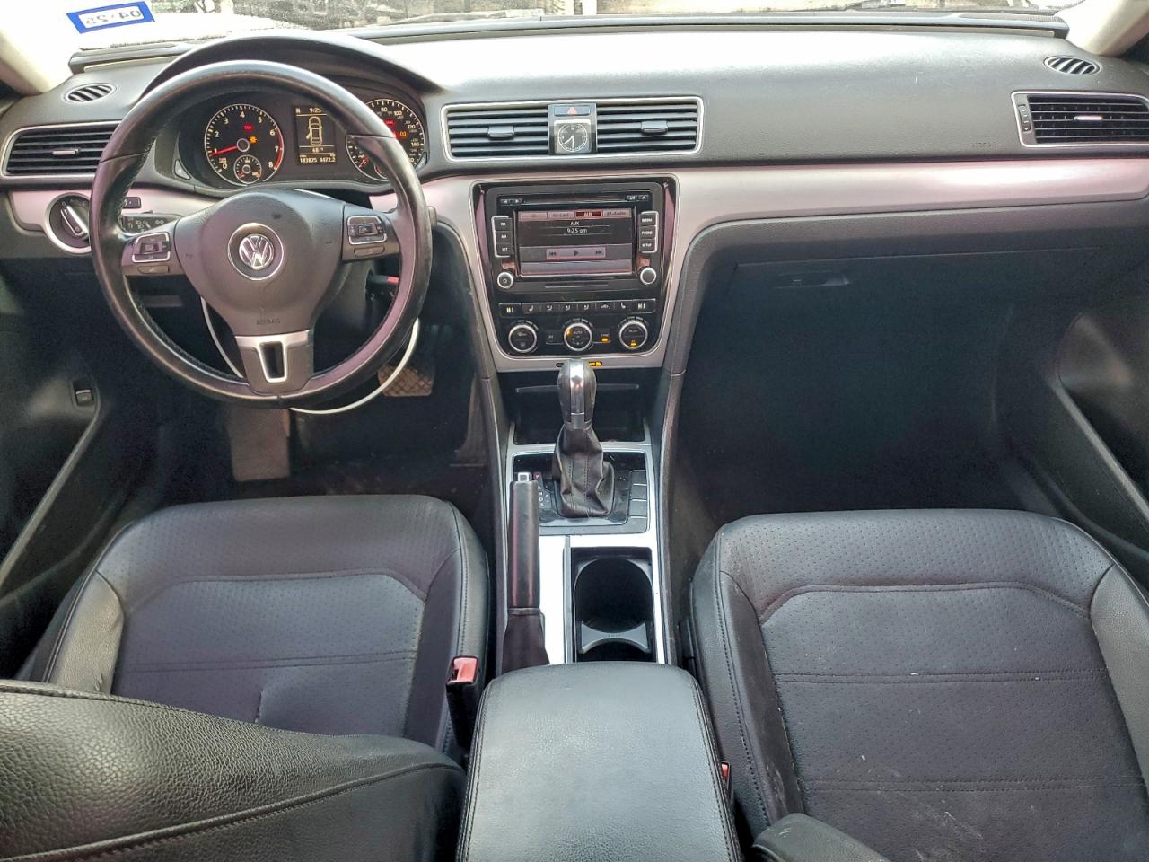 2012 VOLKSWAGEN PASSAT SE photo 8