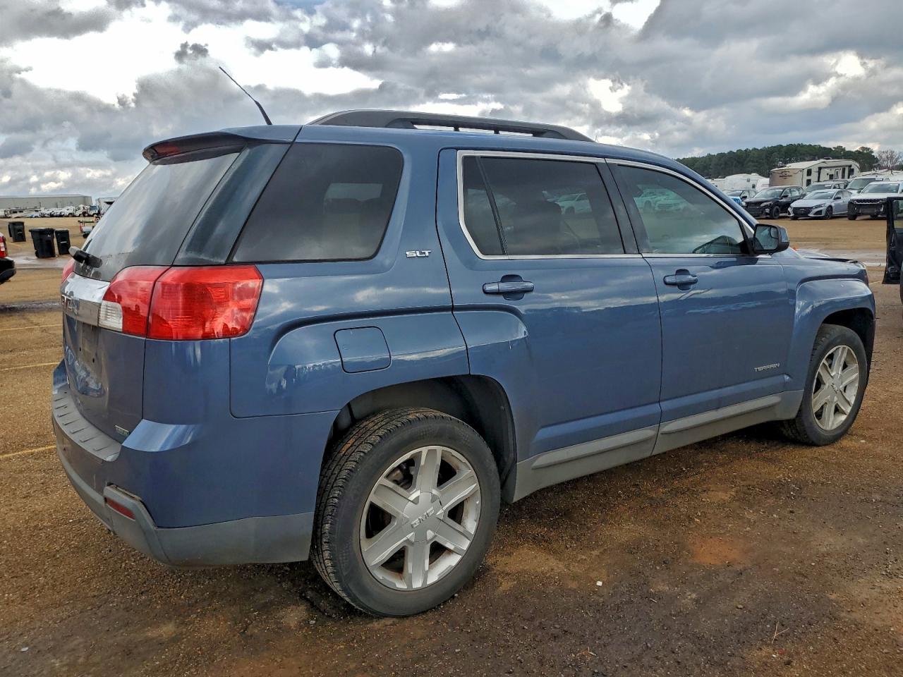 2012 GMC TERRAIN SLT photo 3