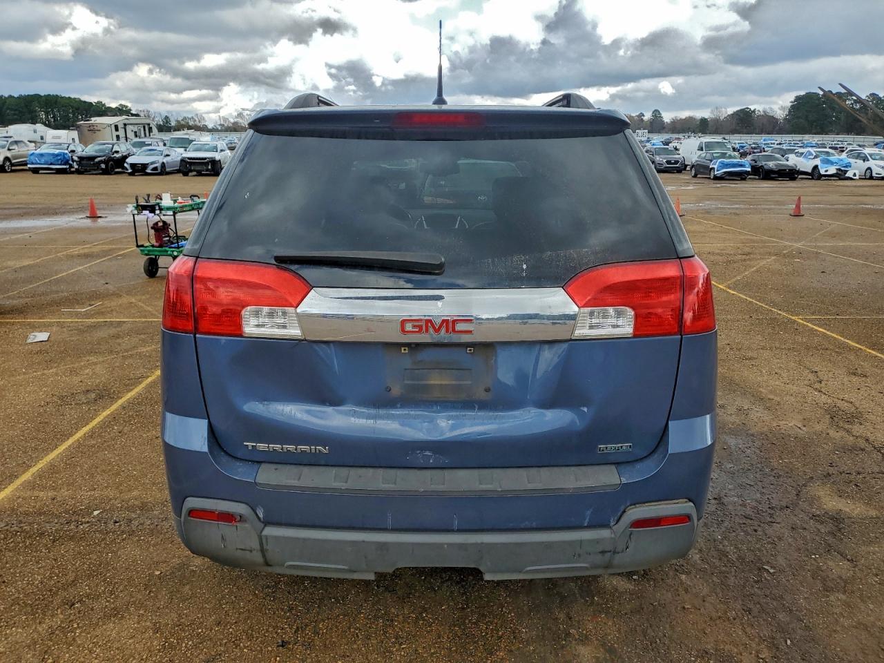 2012 GMC TERRAIN SLT photo 6