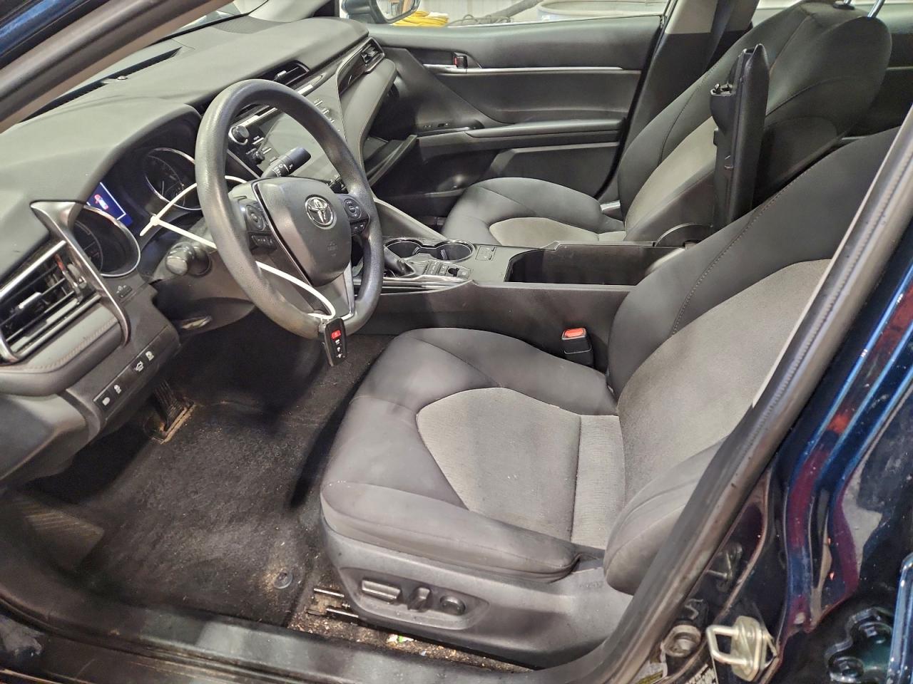 2019 TOYOTA CAMRY LE photo 19