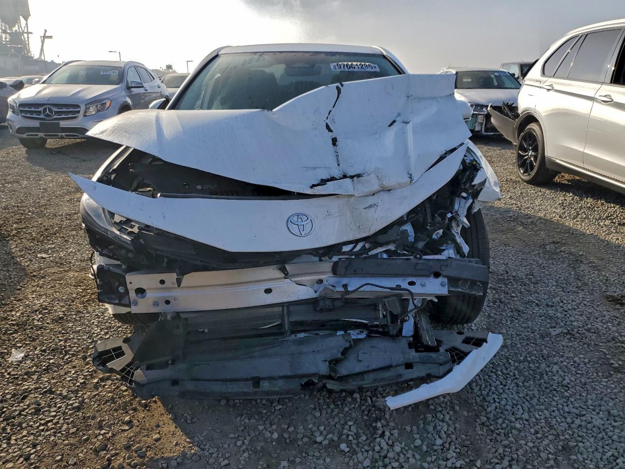 2025 TOYOTA CAMRY XSE photo 9