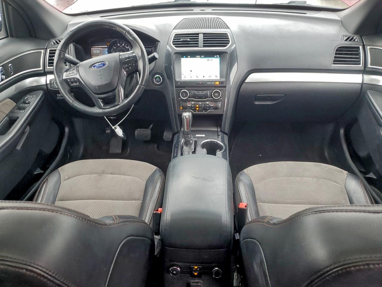 2017 FORD EXPLORER XLT photo 8