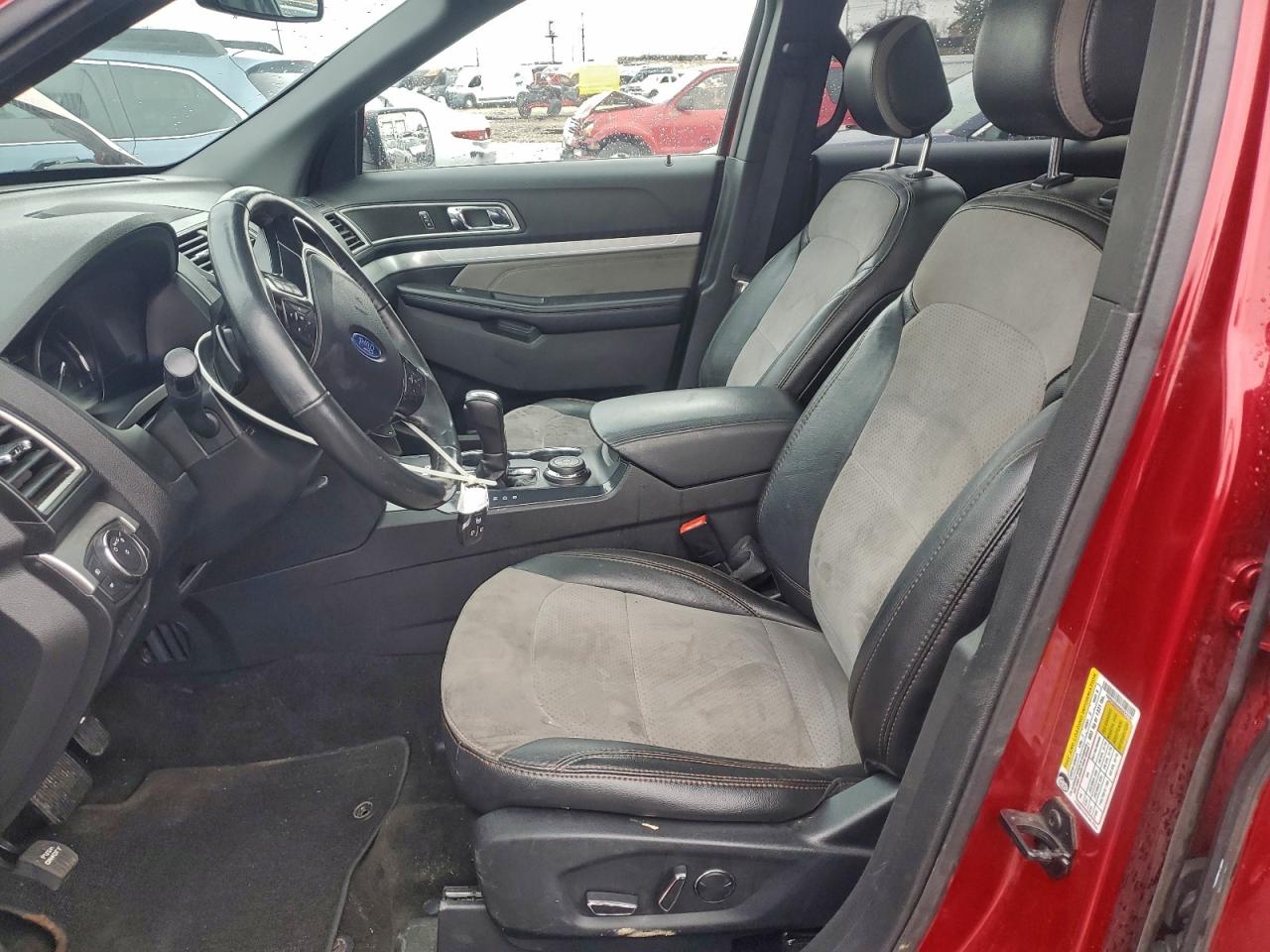 2017 FORD EXPLORER XLT photo 7