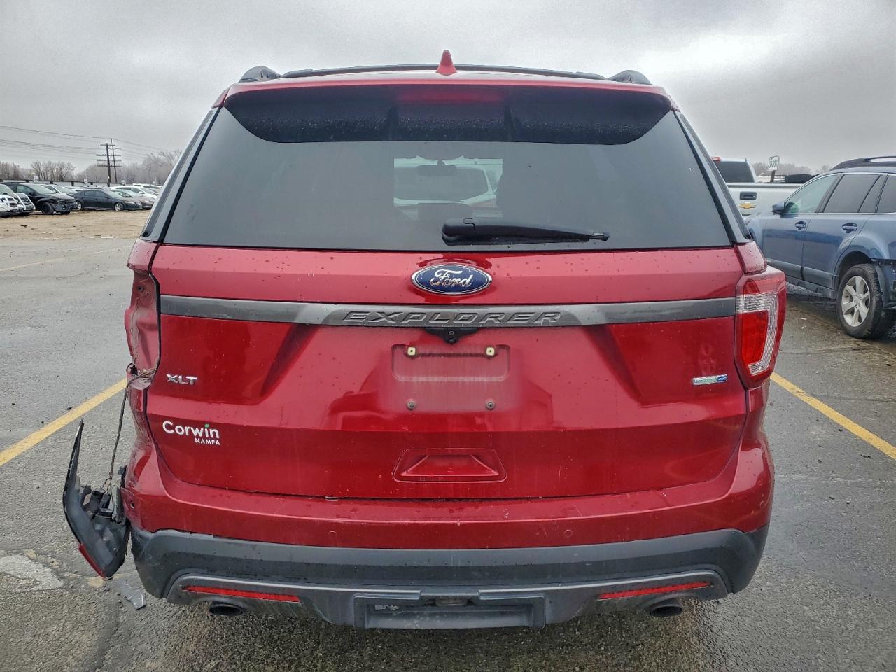 2017 FORD EXPLORER XLT photo 6