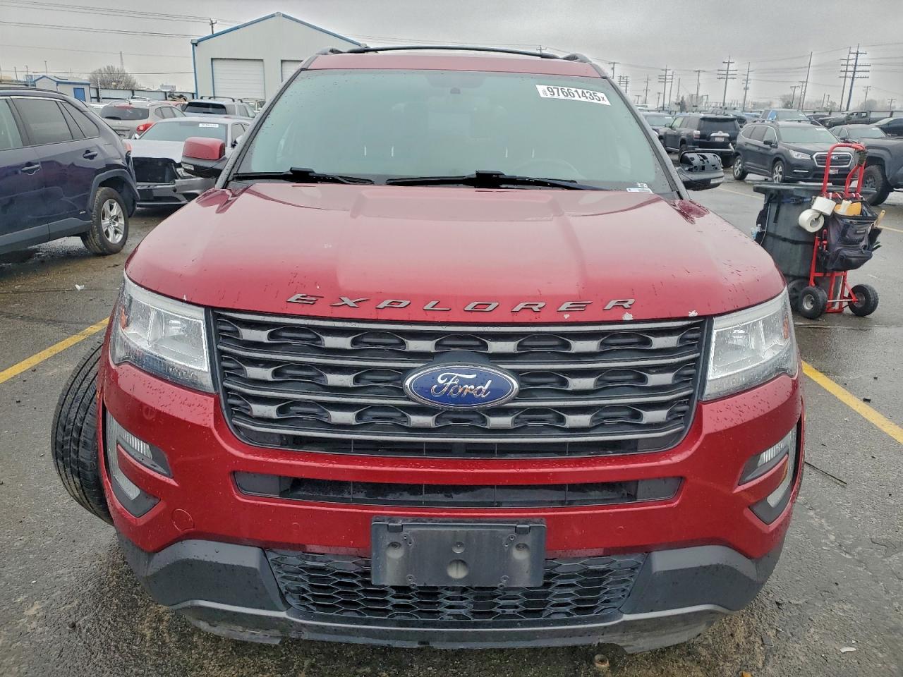 2017 FORD EXPLORER XLT photo 5