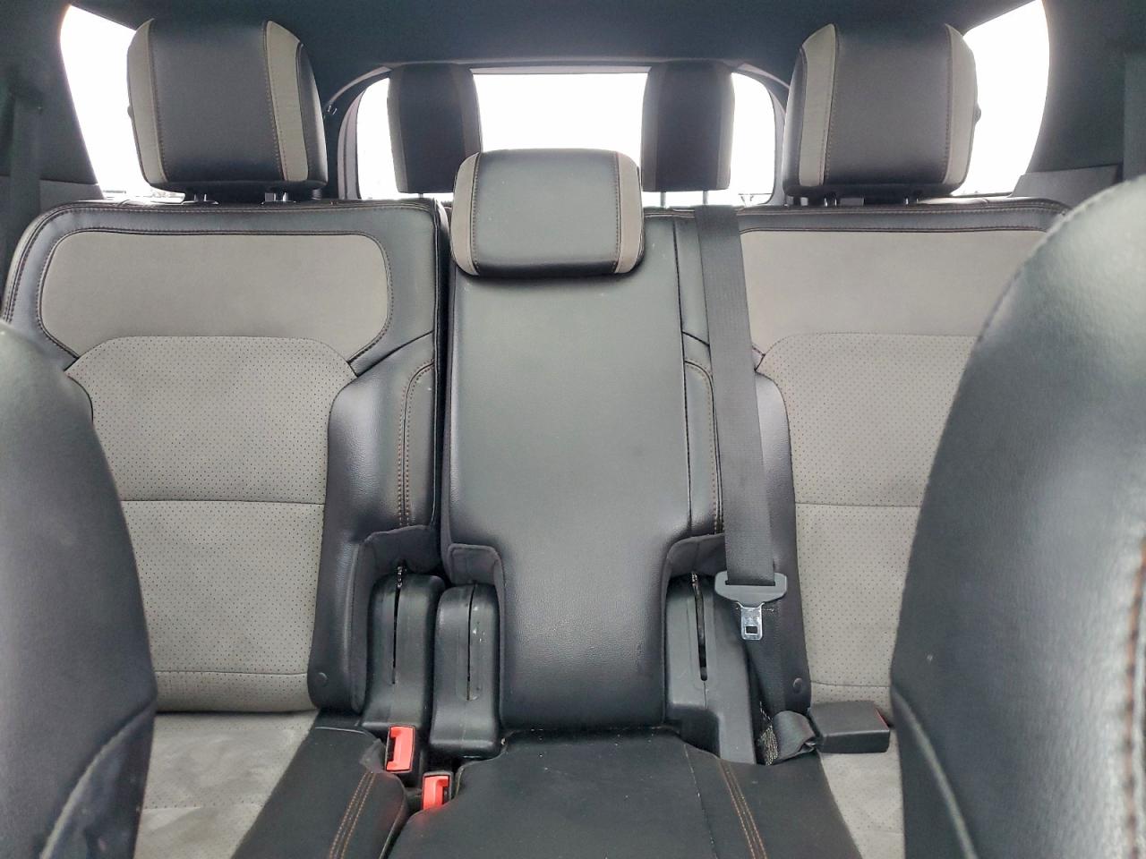 2017 FORD EXPLORER XLT photo 10