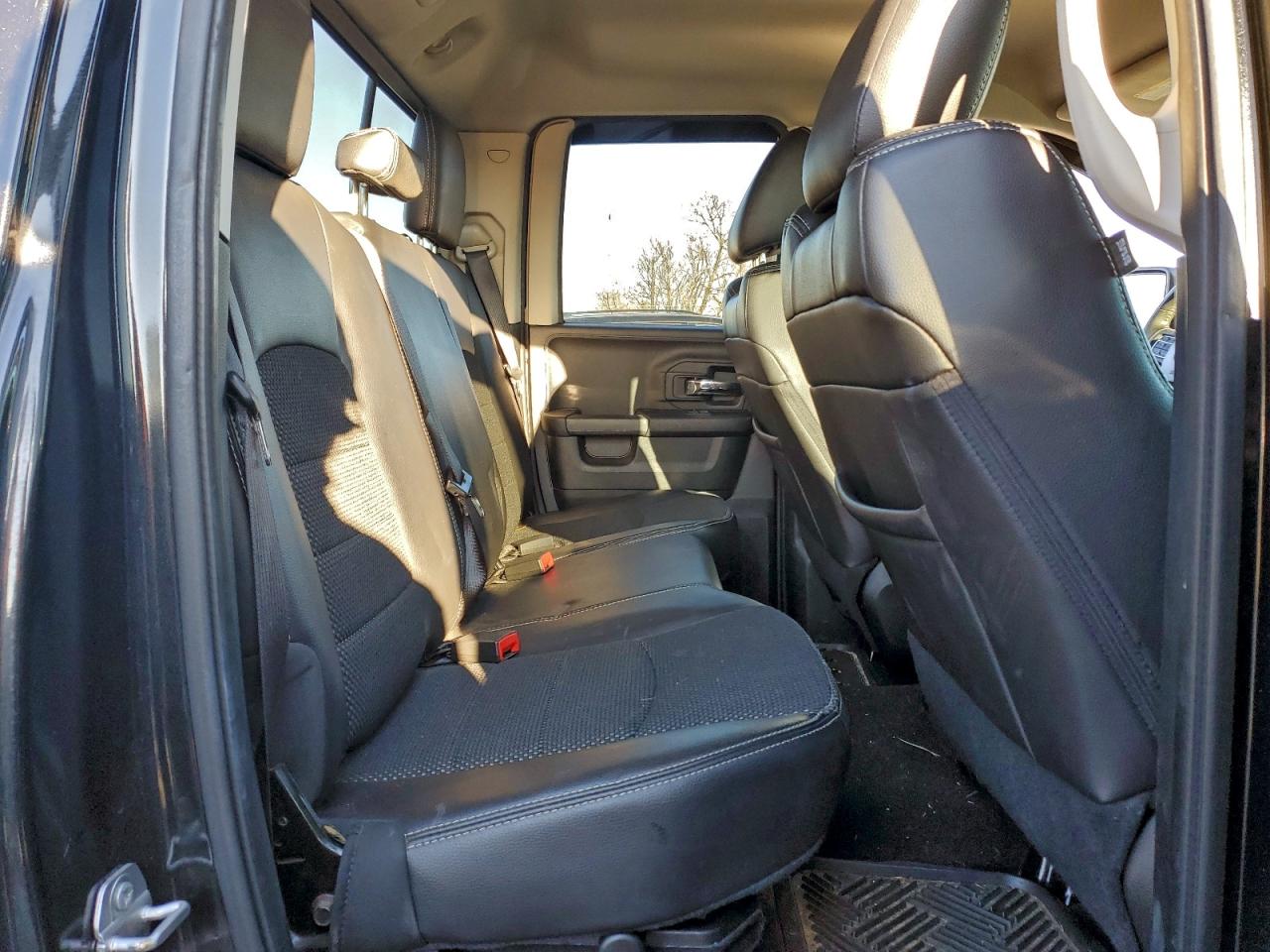 2016 RAM 1500 SPORT photo 10