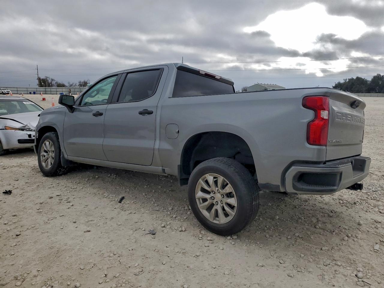 2023 CHEVROLET SILVERADO C1500 CUSTOM photo 2