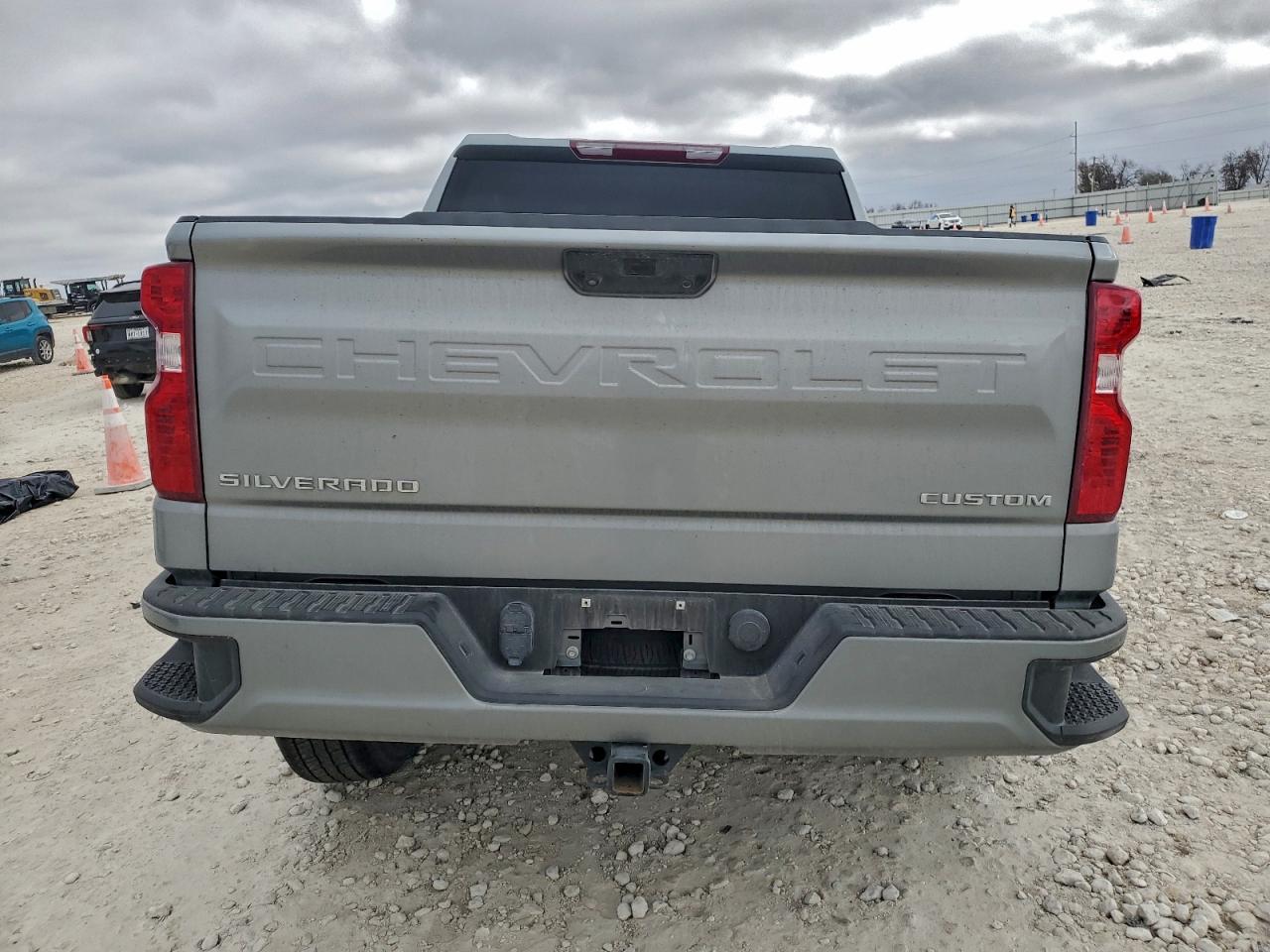2023 CHEVROLET SILVERADO C1500 CUSTOM photo 6