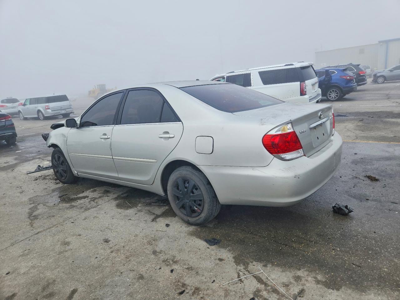 2006 TOYOTA CAMRY LE photo 2