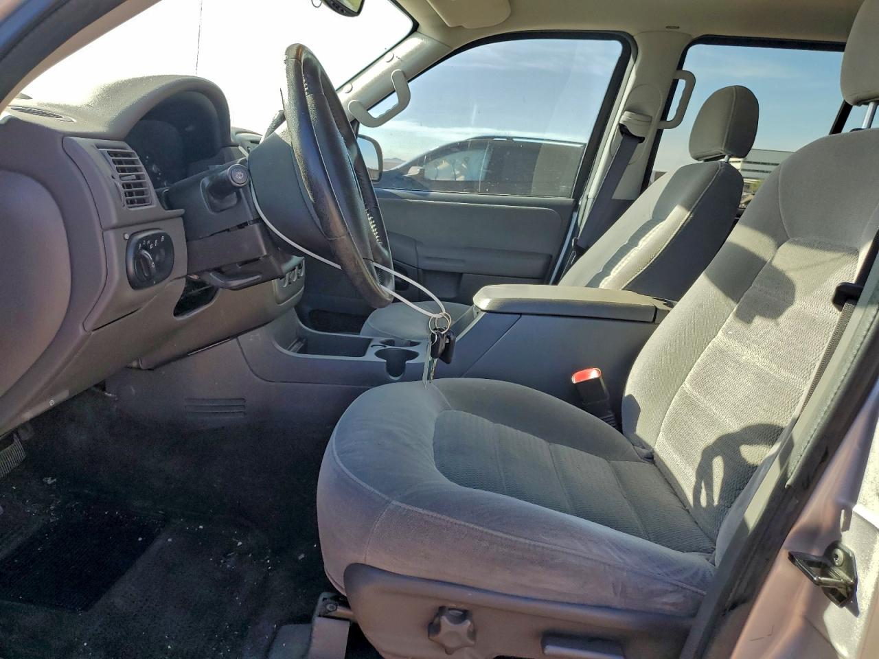 2005 FORD EXPLORER XLT photo 7