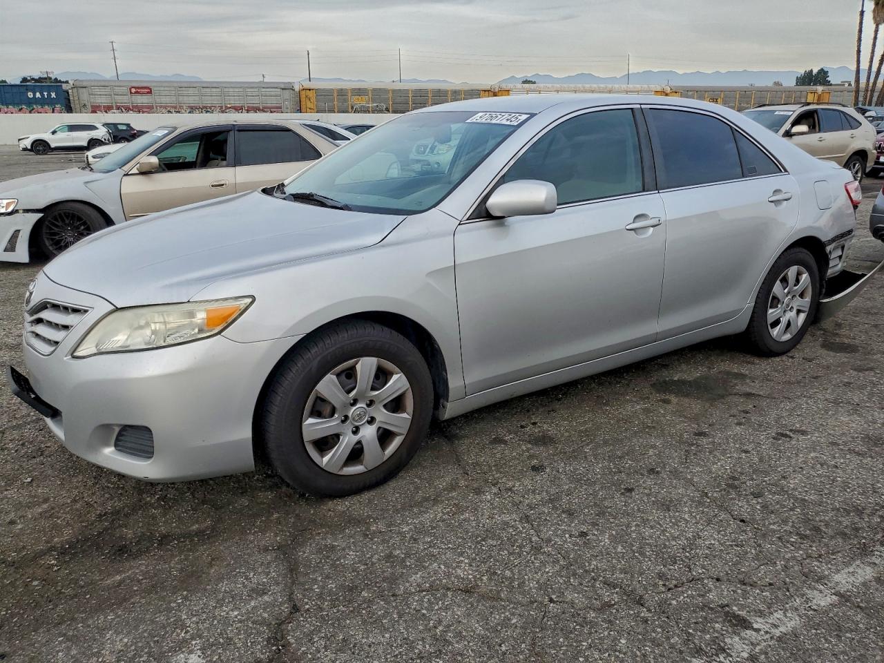 2011 TOYOTA CAMRY