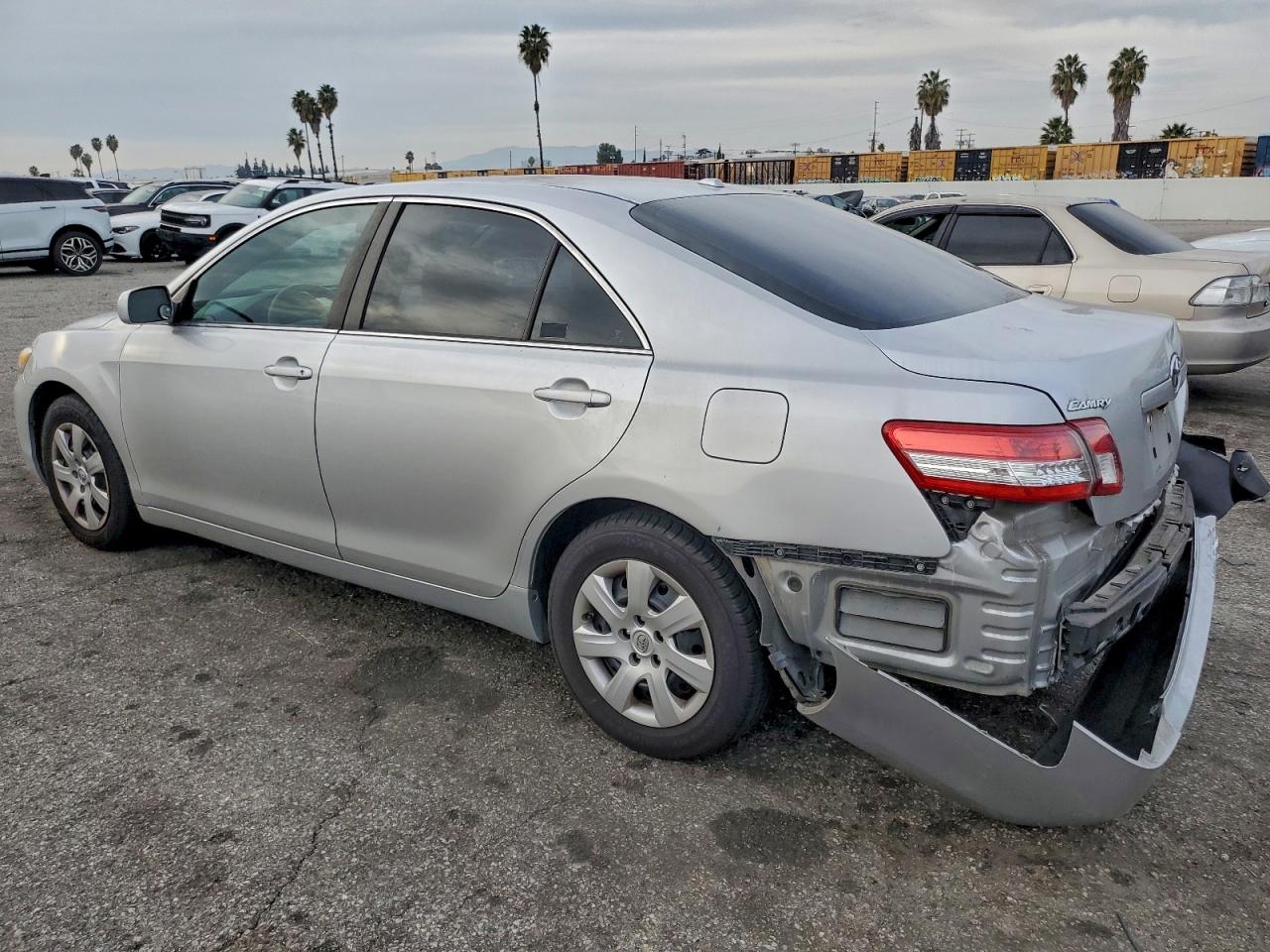 2011 TOYOTA CAMRY BASE photo 2