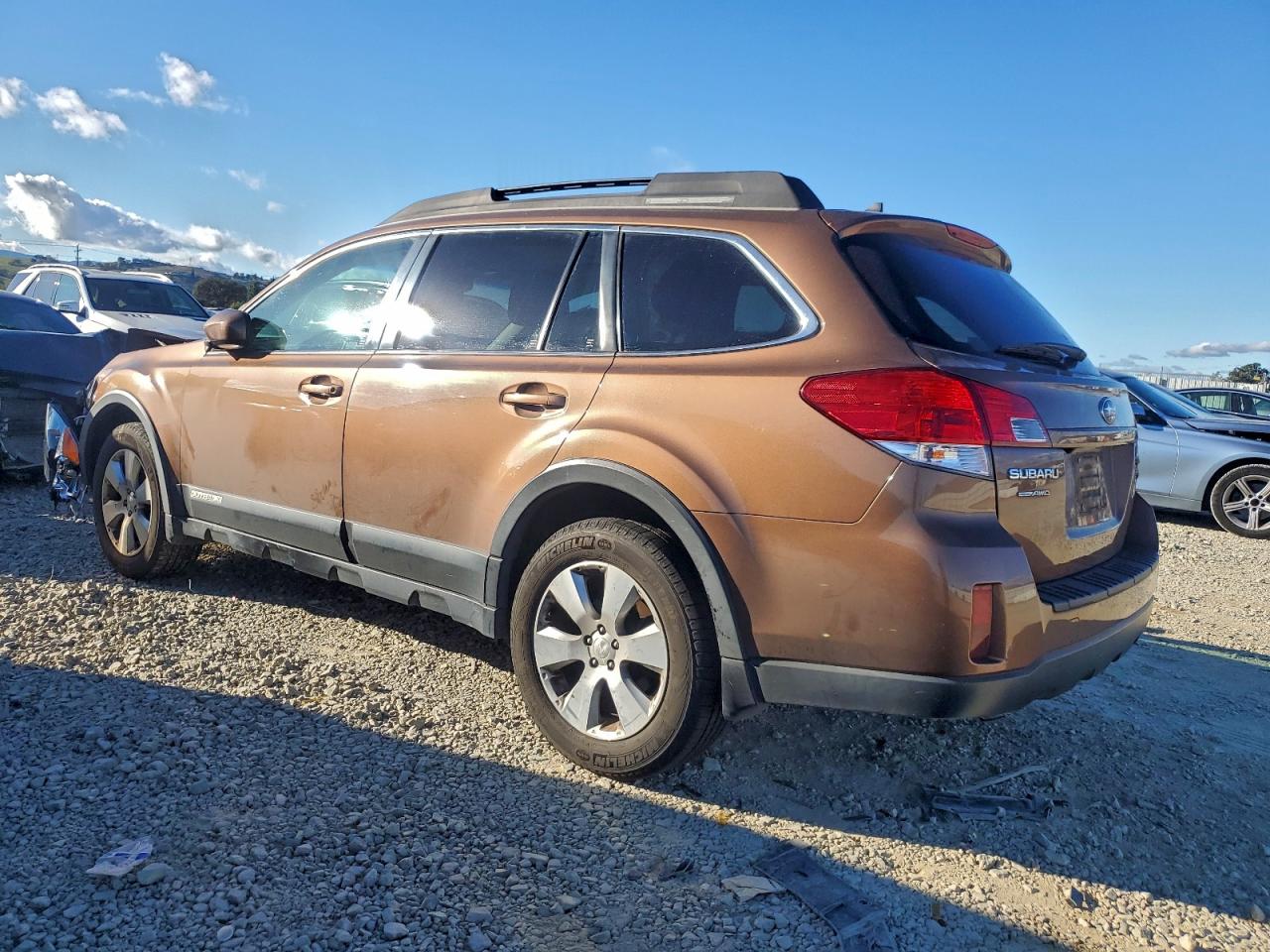 2011 SUBARU OUTBACK 3.6R PREMIUM photo 2