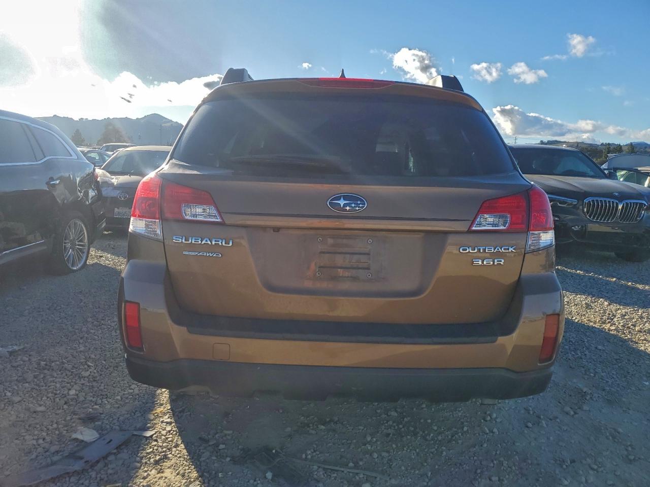 2011 SUBARU OUTBACK 3.6R PREMIUM photo 6