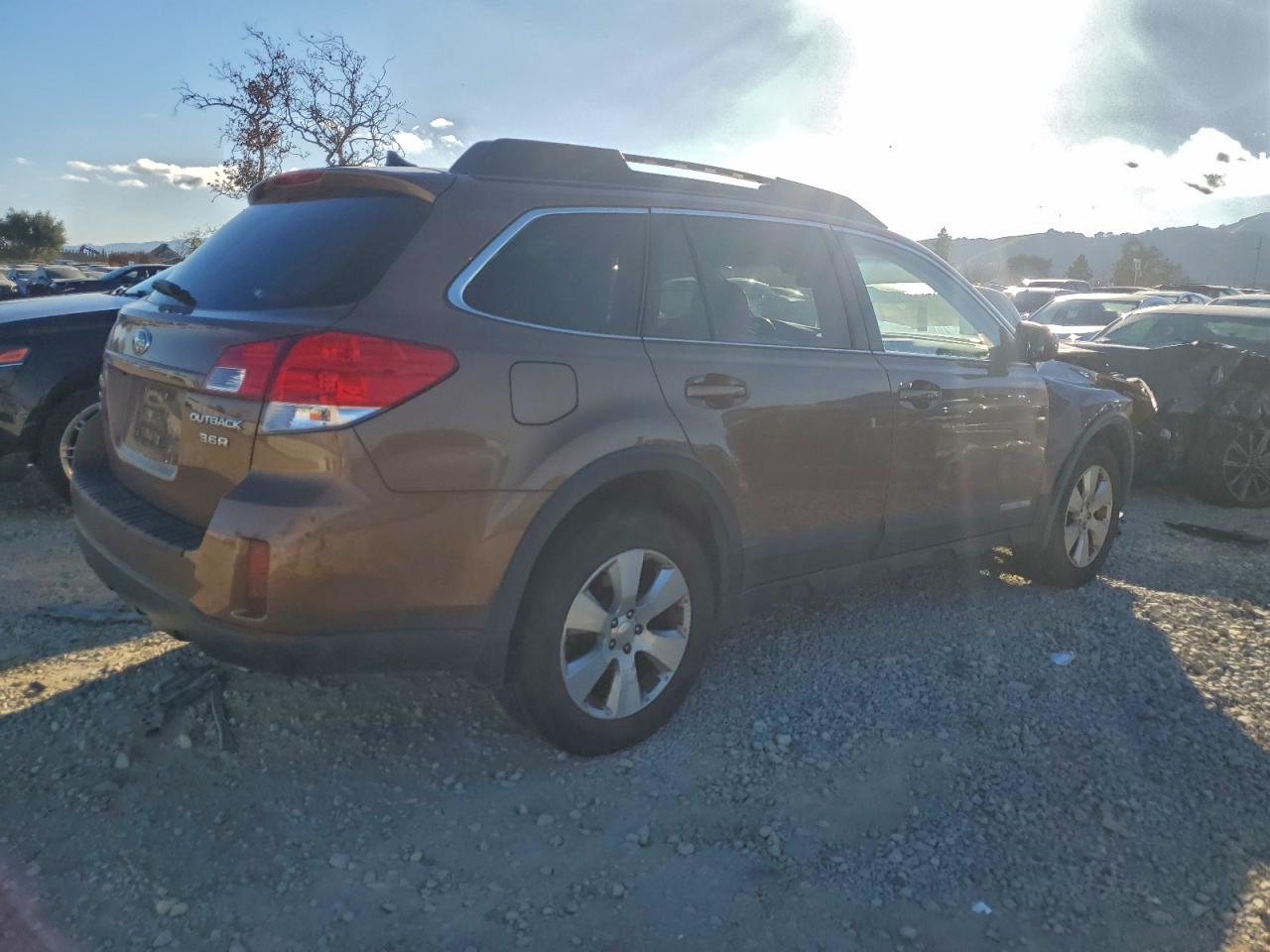 2011 SUBARU OUTBACK 3.6R PREMIUM photo 3