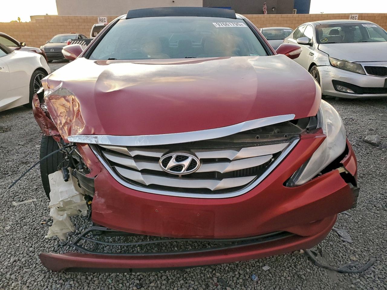 2012 HYUNDAI SONATA SE photo 5