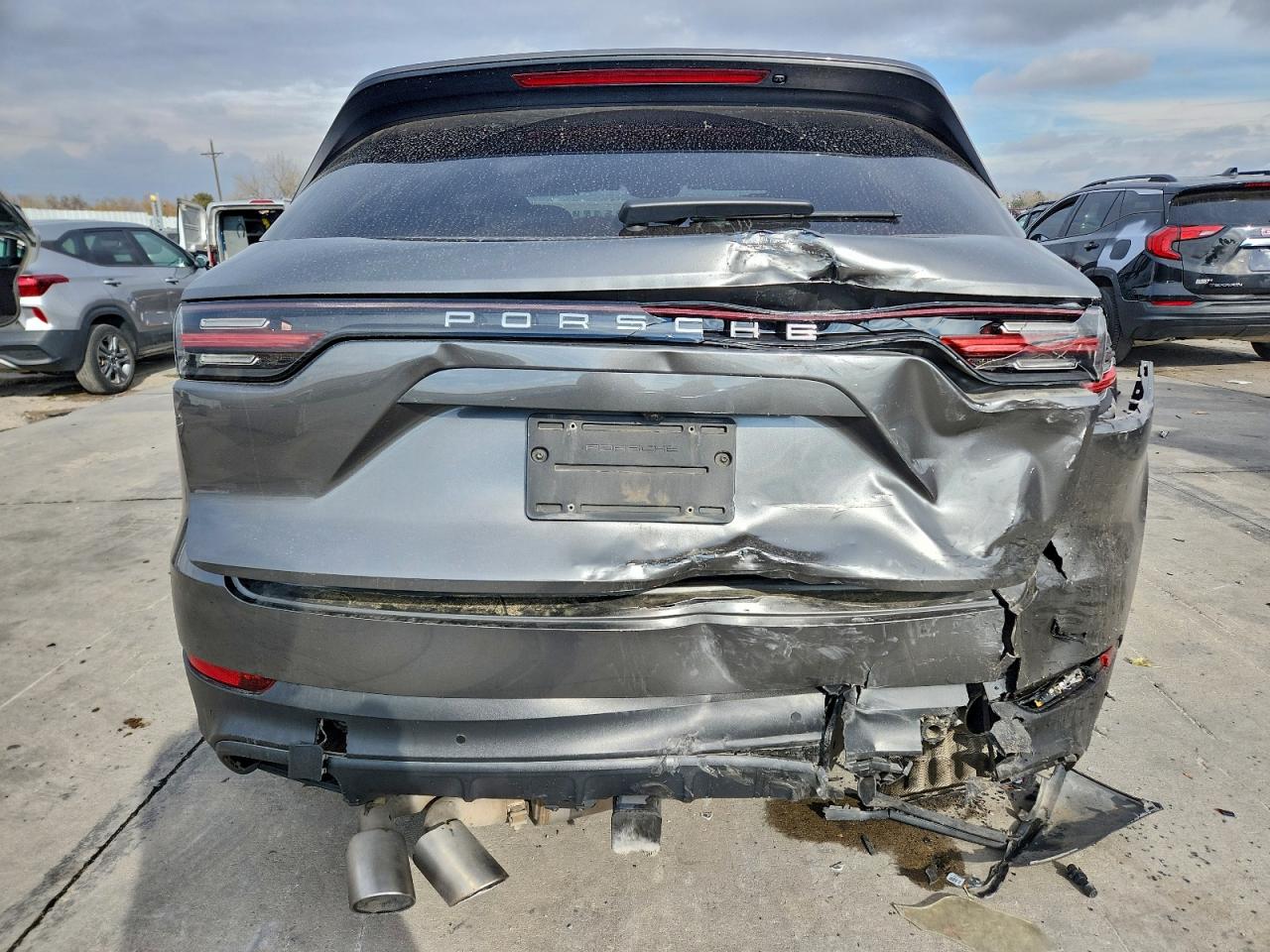 2019 PORSCHE CAYENNE S photo 11