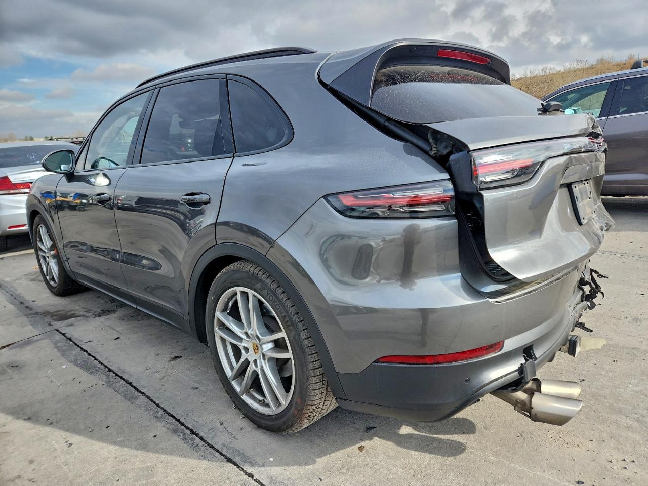2019 PORSCHE CAYENNE S photo 3