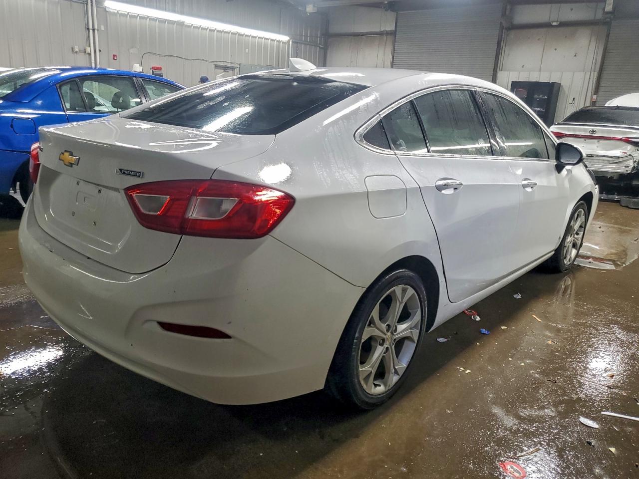 2016 CHEVROLET CRUZE PREMIER photo 3