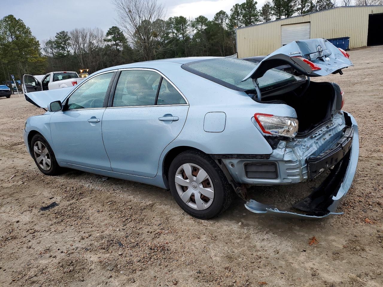 2009 TOYOTA CAMRY BASE photo 2