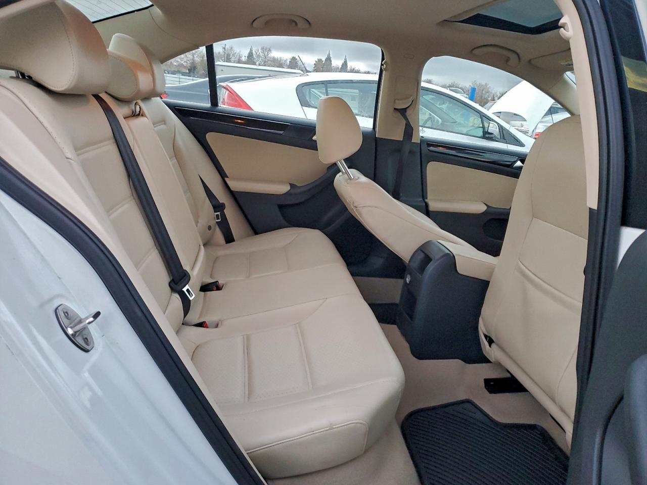 2015 VOLKSWAGEN JETTA TDI photo 10