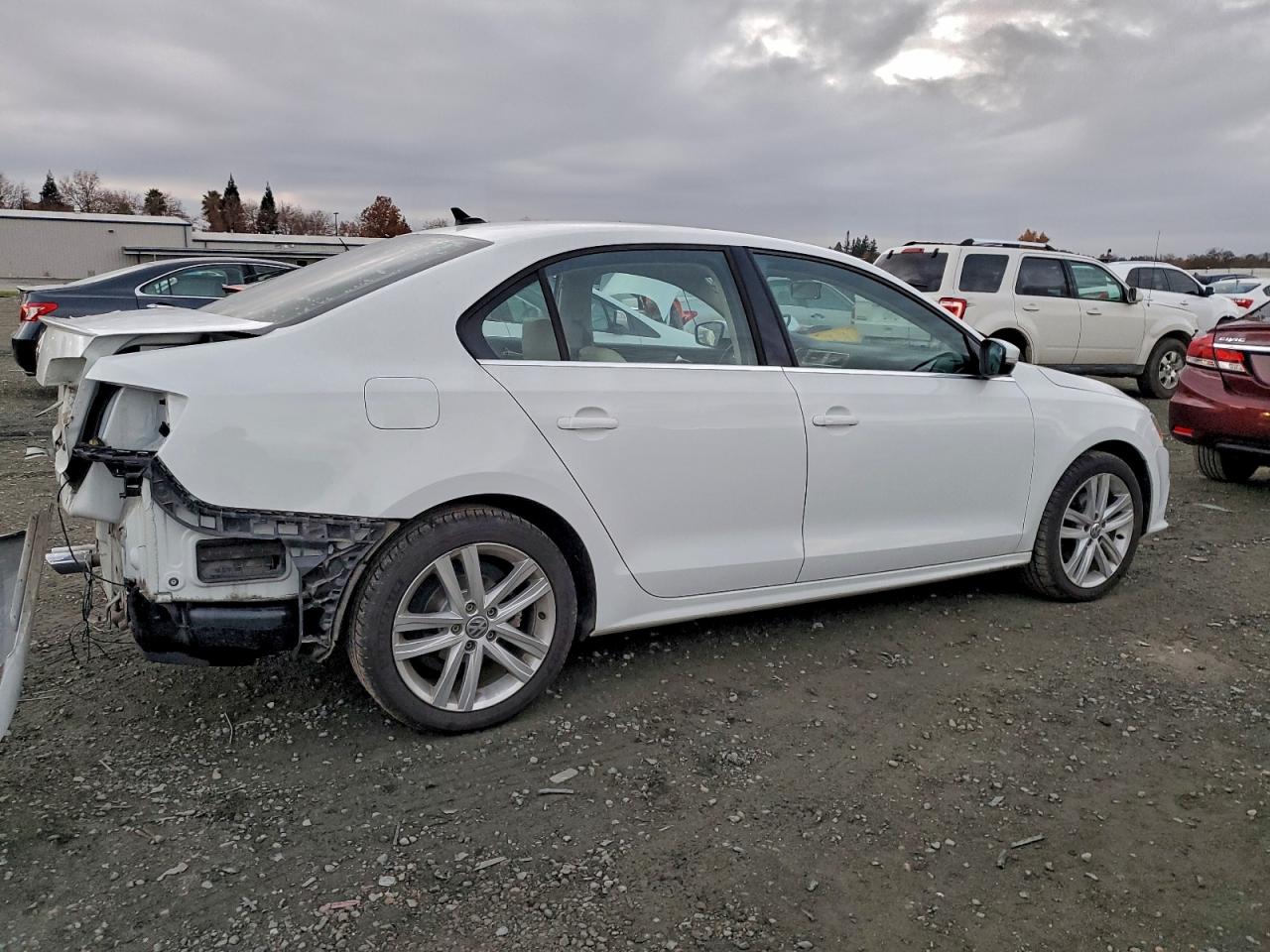 2015 VOLKSWAGEN JETTA TDI photo 3