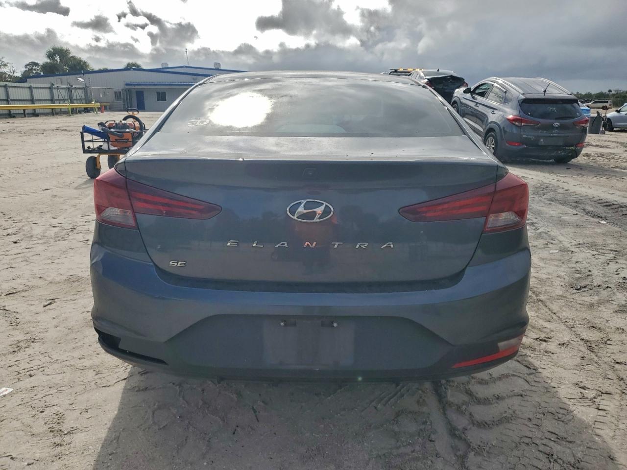 2020 HYUNDAI ELANTRA SE photo 6
