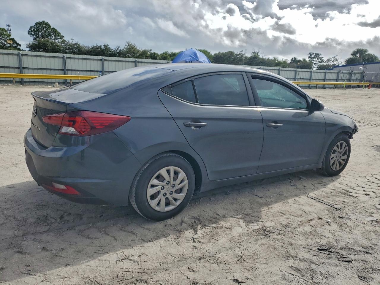 2020 HYUNDAI ELANTRA SE photo 3