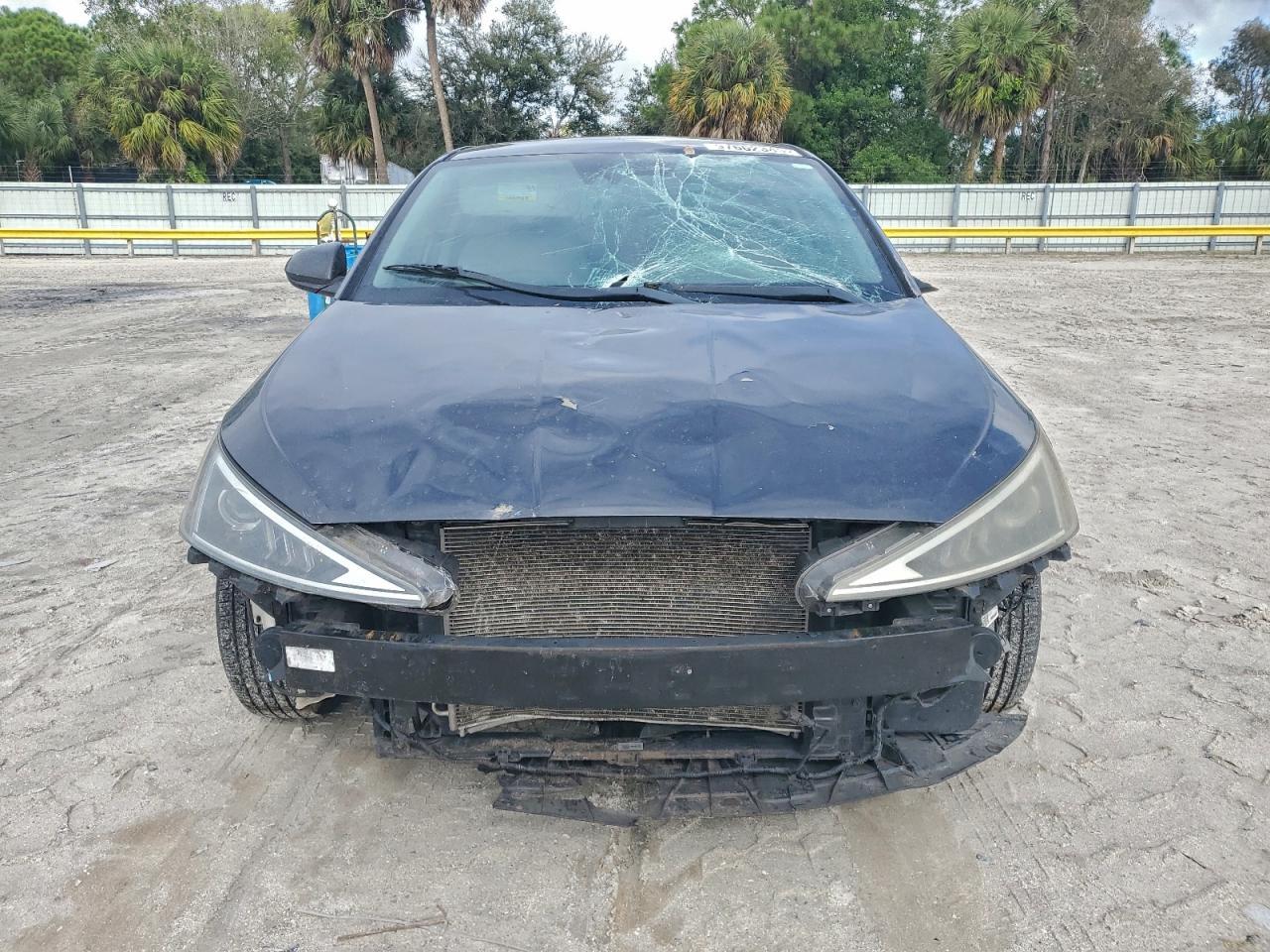 2020 HYUNDAI ELANTRA SE photo 5