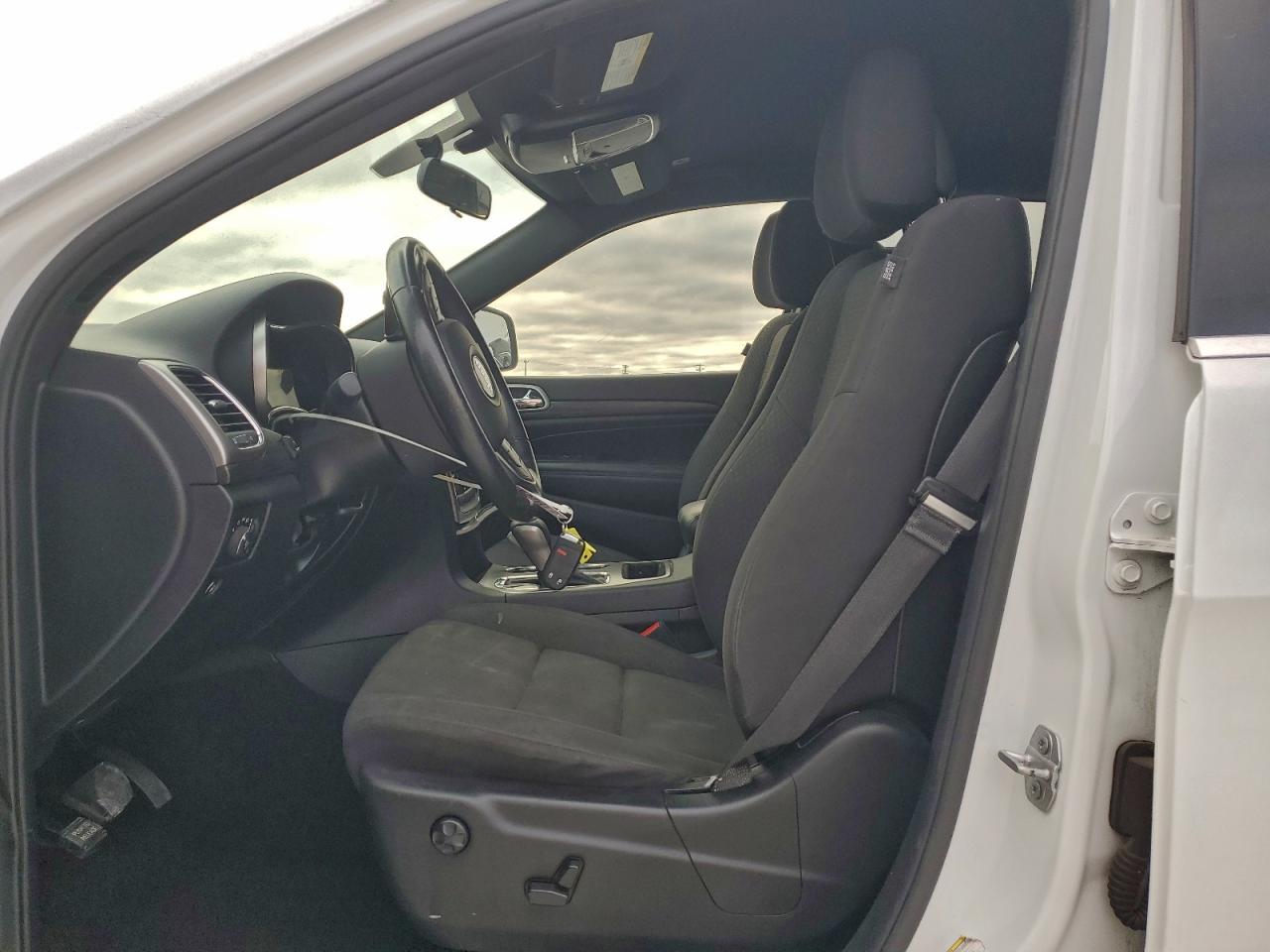 2019 JEEP GRAND CHEROKEE LAREDO photo 7