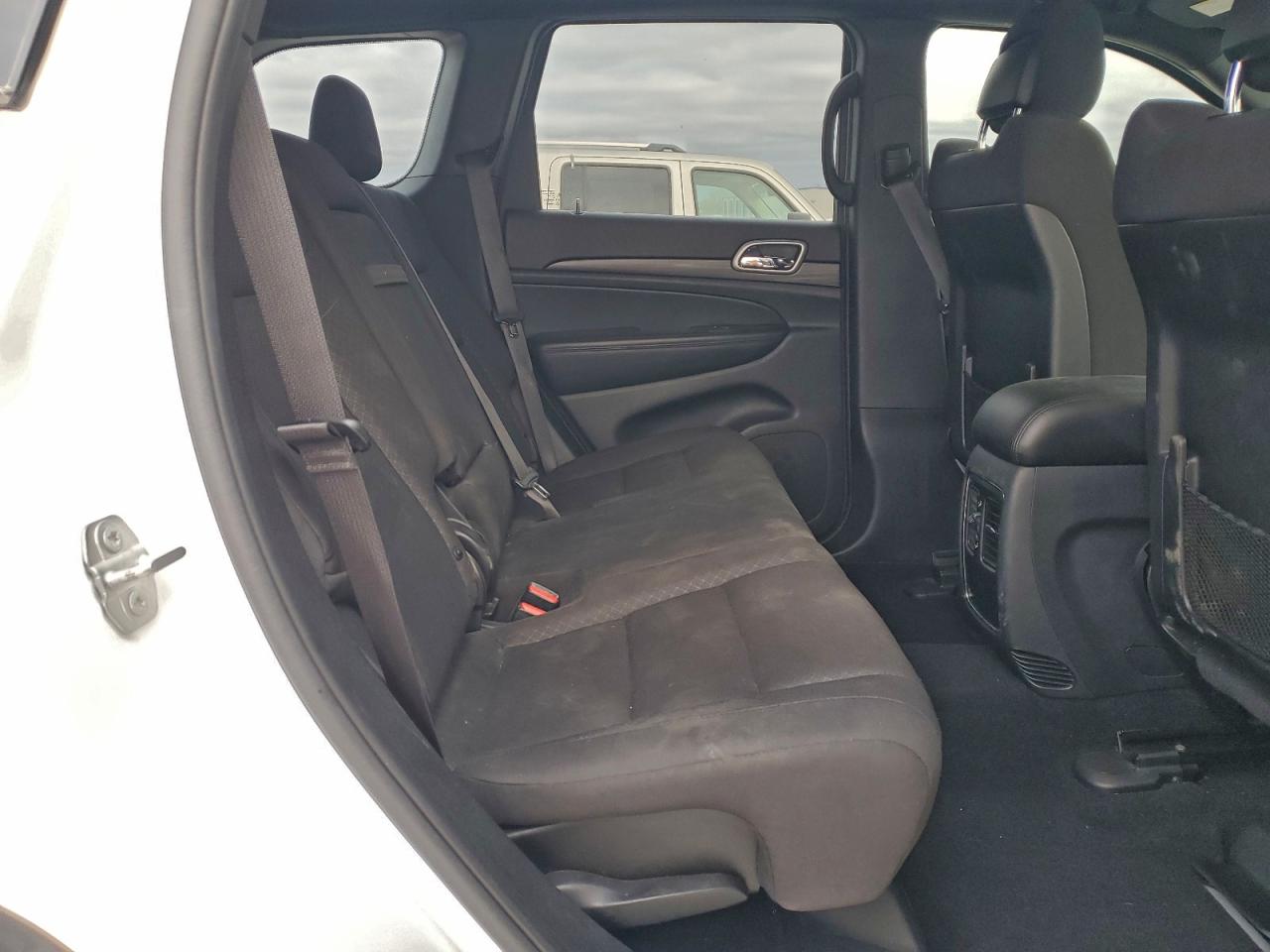2019 JEEP GRAND CHEROKEE LAREDO photo 11