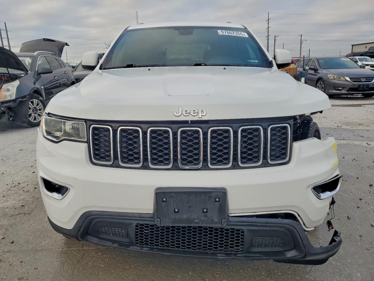 2019 JEEP GRAND CHEROKEE LAREDO photo 5
