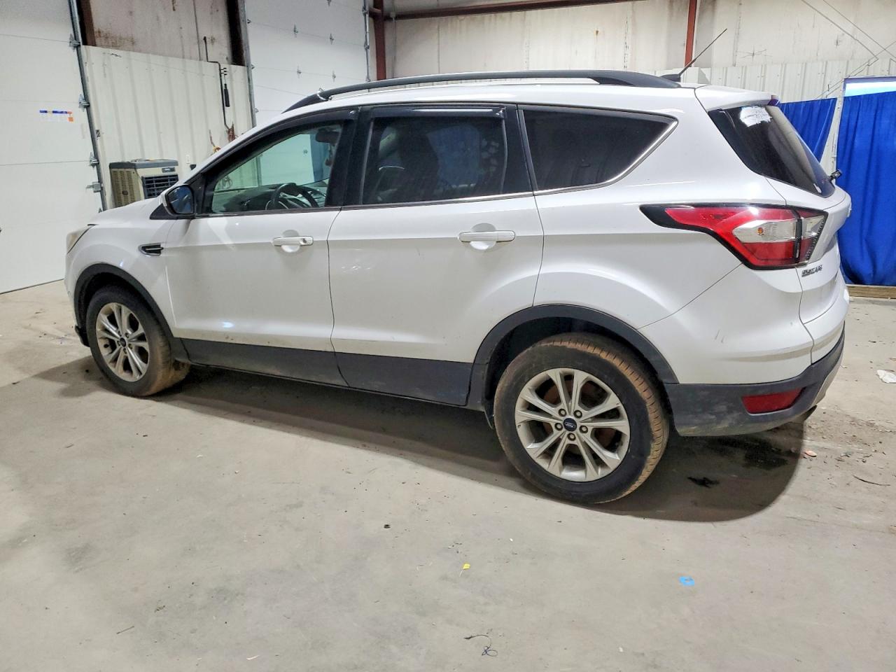 2018 FORD ESCAPE SE photo 2