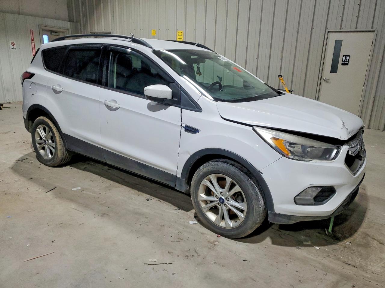 2018 FORD ESCAPE SE photo 4