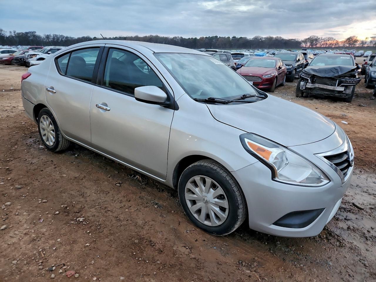 2018 NISSAN VERSA S photo 4